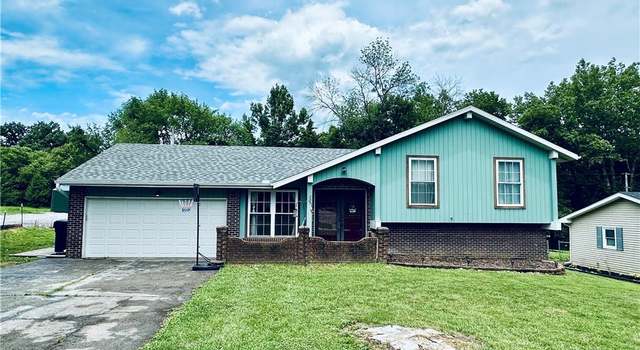 Photo of 207 W Birch Dr, Windsor, MO 65360
