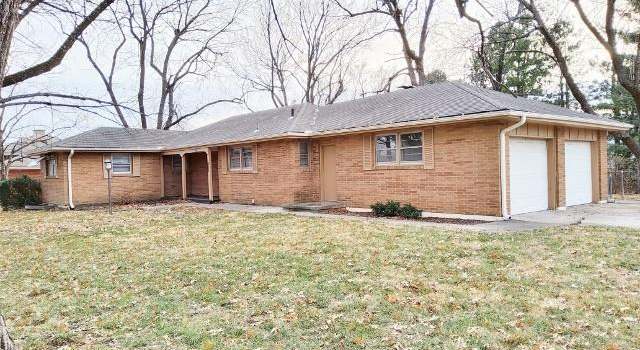Photo of 201 6th St, Blue Springs, MO 64014