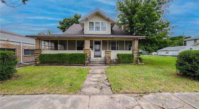 Photo of 809 W Myrtle St, Independence, KS 67301