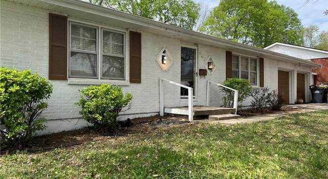 Photo of 701 Range St, Blue Springs, MO 64015