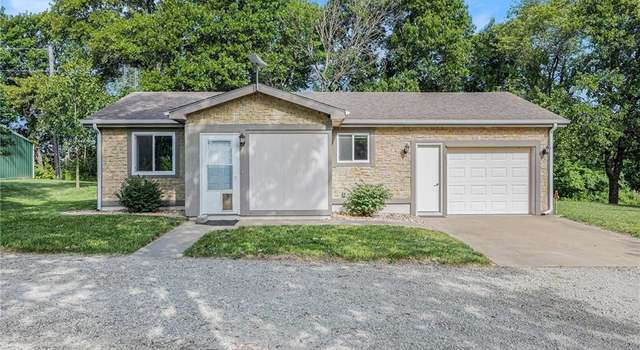 Photo of 1433 Haskell Rd, Williamsburg, KS 66095