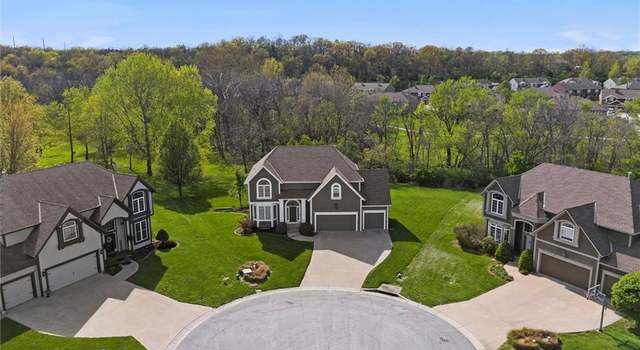 Photo of 5608 NE Maybrook Cir, Lees Summit, MO 64064