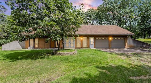 Photo of 28543 W 85th Ter, De Soto, KS 66018