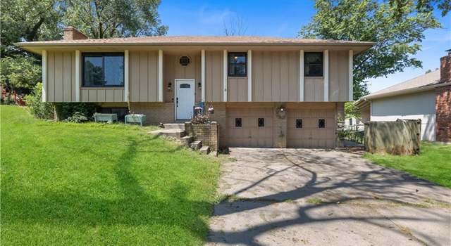 Photo of 1412 S 16th St, Leavenworth, KS 66048