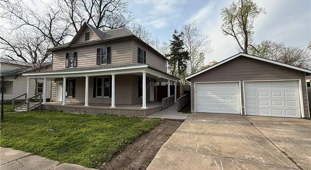 Photo of 706 E Jackson Ave, Iola, KS 66749