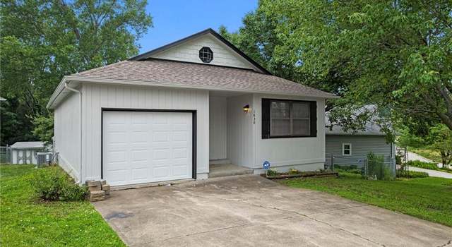 Photo of 1830 S Whitney Dr, Independence, MO 64057