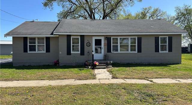 Photo of 610 Main St, Henrietta, MO 64036