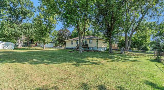 Photo of 312 Gregory Dr, Gower, MO 64454