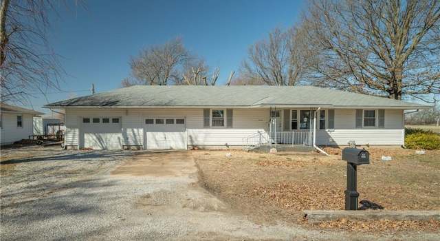 Photo of 413 N Logan St, Girard, KS 66743