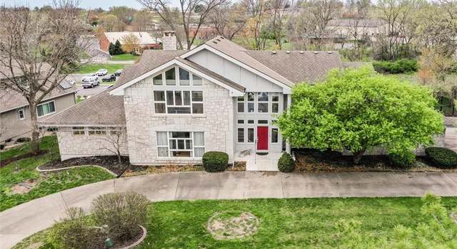 Photo of 115 W Woodlands Dr, Gladstone, MO 64119