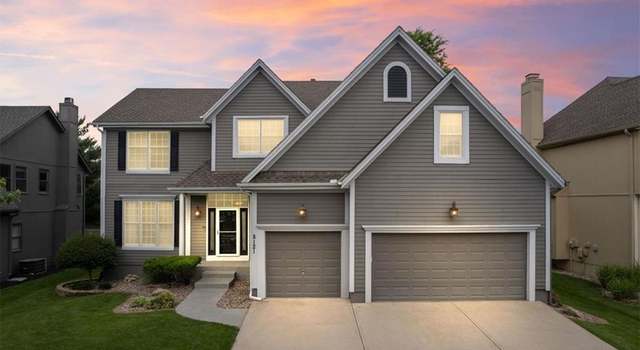 Photo of 8121 W 131st Pl, Overland Park, KS 66213