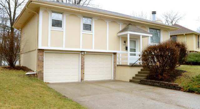 Photo of 7902 Sunset Cir, Grandview, MO 64030