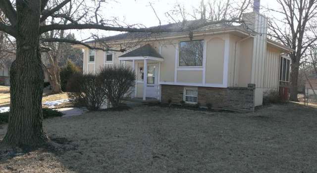 Photo of 7902 Sunset Cir, Grandview, MO 64030