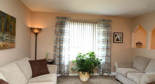 Photo of 7902 Sunset Cir, Grandview, MO 64030