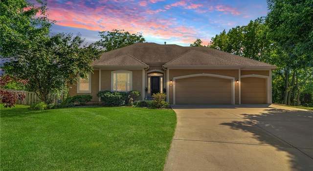Photo of 8752 N Saint Clair Ave, Kansas City, MO 64154