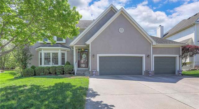 Photo of 2917 SW Silverspur Rd, Lee's Summit, MO 64081