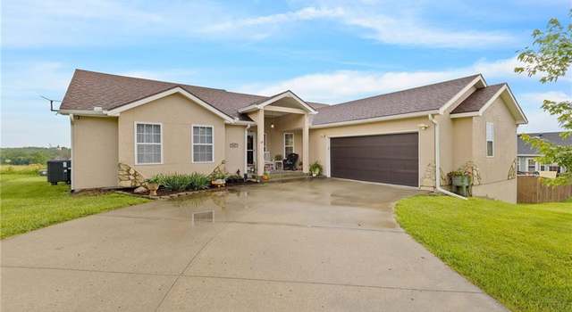 Photo of 107 E 12th St, Knob Noster, MO 65336