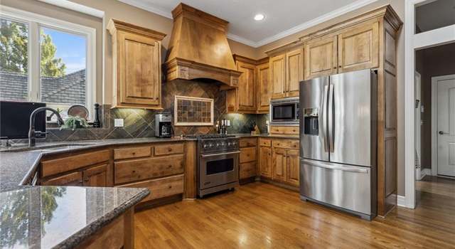 Photo of 15233 Linden St, Leawood, KS 66224