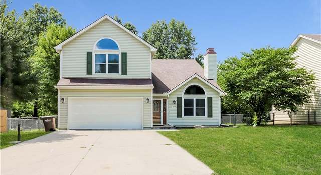 Photo of 704 Canter St, Raymore, MO 64083