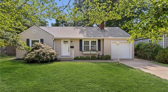 Photo of 5200 Ash St, Roeland Park, KS 66205