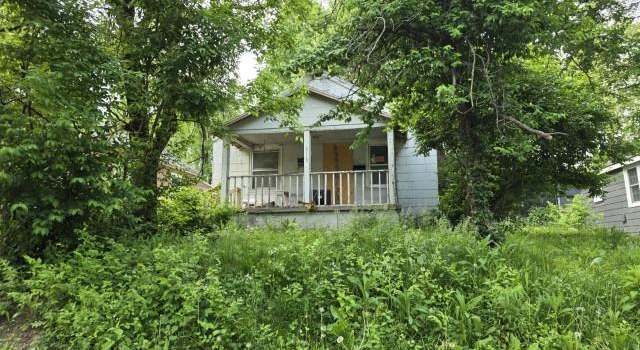 Photo of 8715 E Roberts St, Independence, MO 64053