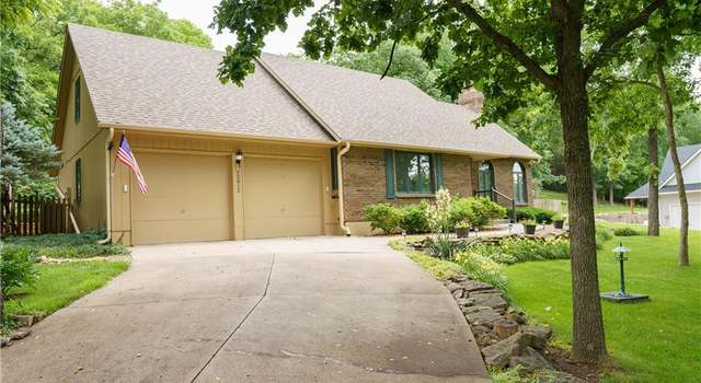 Photo of 22812 E Bradford Ln, Blue Springs, MO 64015