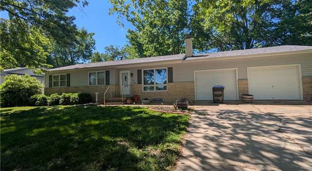 Photo of 203 Pawnee St, Hiawatha, KS 66434