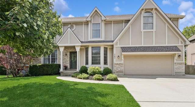 Photo of 707 Cottonwood Dr, Lansing, KS 66043
