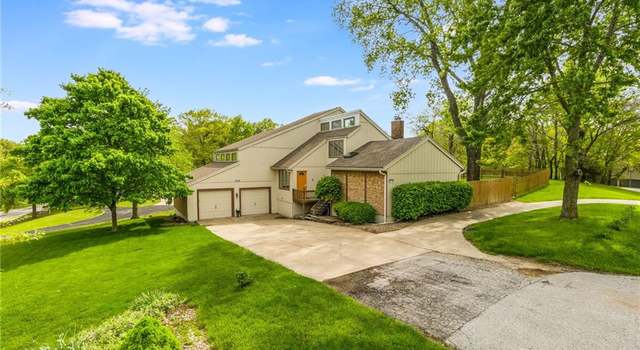 Photo of 8210 NW Eastside Dr, Weatherby Lake, MO 64152