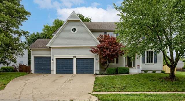 Photo of 128 Shoreline Dr, Louisburg, KS 66053