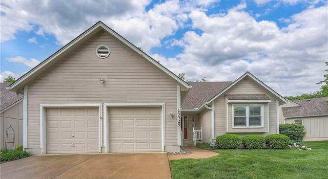 Photo of 15429 Floyd St, Overland Park, KS 66223