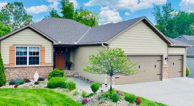 Photo of 6217 Green Hills Ln, Kansas City, MO 64151