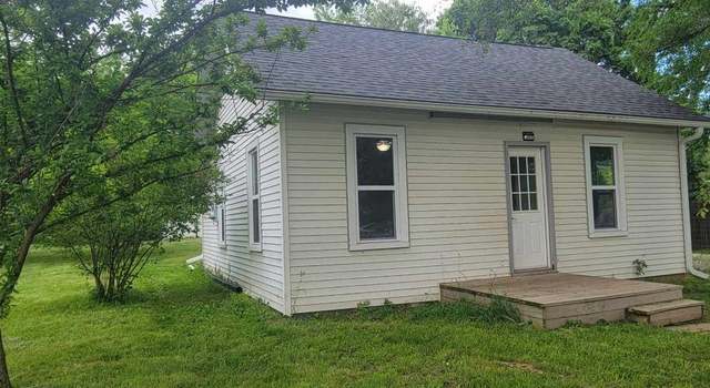Photo of 320 E Oak St, Cowgill, MO 64637