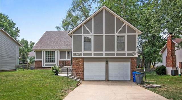 Photo of 1943 E Sunvale Dr, Olathe, KS 66062