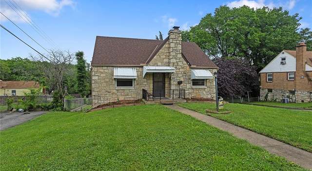 Photo of 3131 E Barker Cir, Kansas City, KS 66104