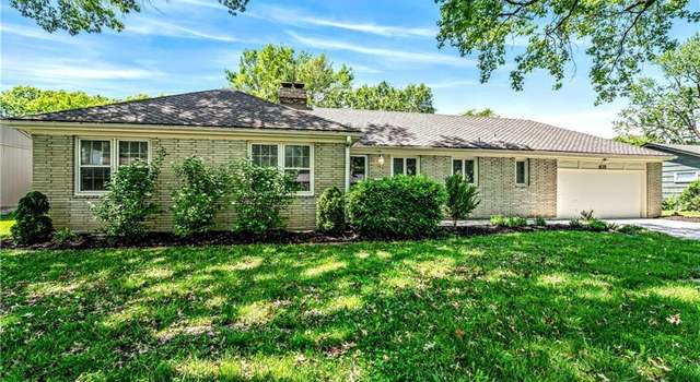 Photo of 625 S Honeysuckle Dr, Olathe, KS 66061