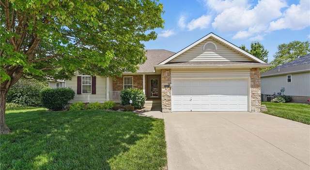 Photo of 1010 Granada Dr, Raymore, MO 64083