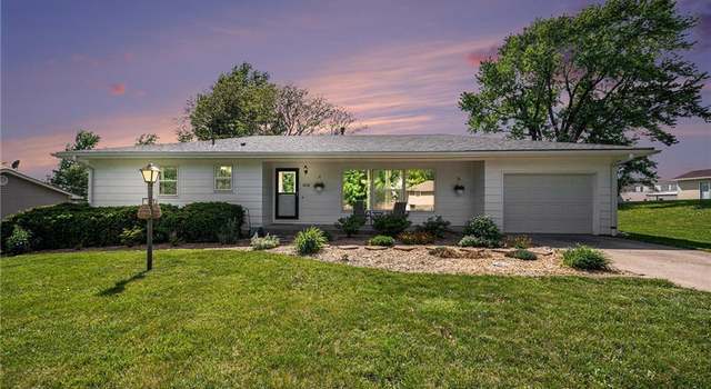 Photo of 408 Clinton Dr, Gower, MO 64454