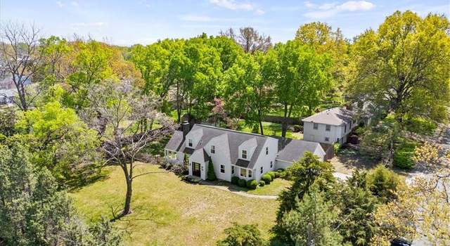 Photo of 8705 Grandview St, Overland Park, KS 66212