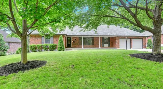 Photo of 208 Oxford Ln, Lees Summit, MO 64063