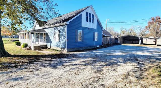 Photo of 604 W 1st St, Iola, KS 66749