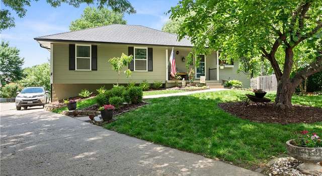 Photo of 705 31st Ct, Blue Springs, MO 64015