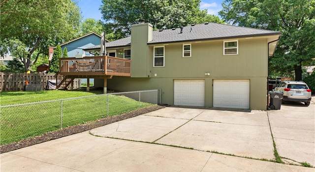 Photo of 705 31st Ct, Blue Springs, MO 64015