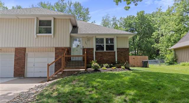Photo of 1601 E Haven Ln, Olathe, KS 66062