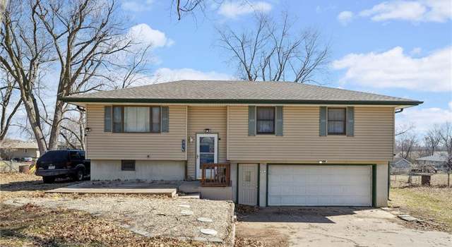 Photo of 313 Gregory Dr, Gower, MO 64454