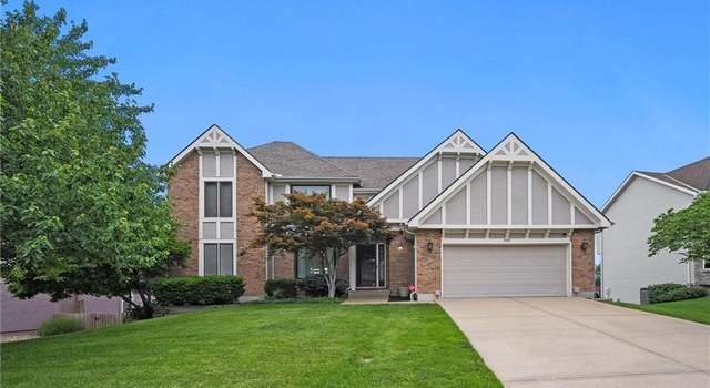 Photo of 300 SW Green Teal St, Lee's Summit, MO 64082