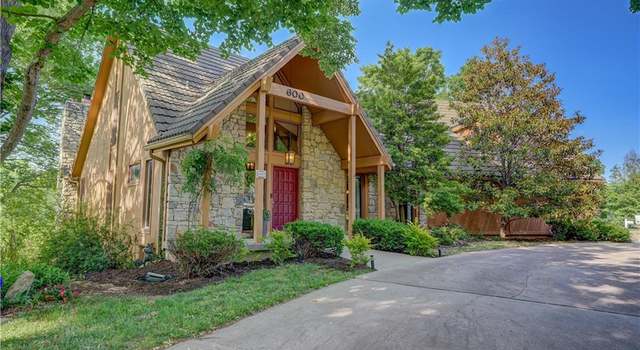 Photo of 600 Saint Andrews Dr, Kansas City, MO 64145