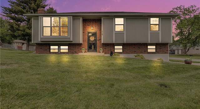 Photo of 329 S Kendall Ave, Independence, MO 64056