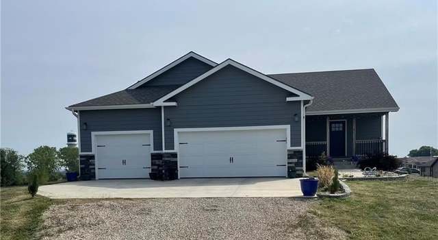 Photo of 904 Western St, Onaga, KS 66521
