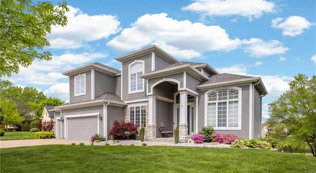 Photo of 9924 Skyview Ln, Lenexa, KS 66220